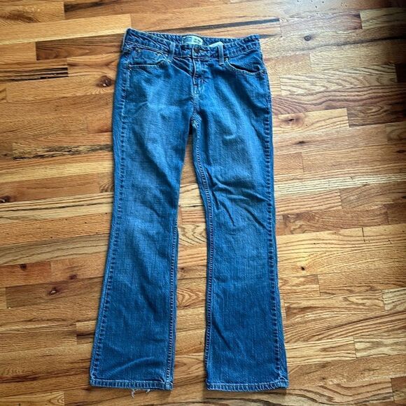 Levi Strauss & Co Signature Low Rise Bootcut Medium Wash Jeans 10 Medium - Picture 1 of 10